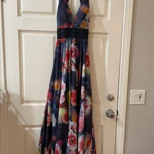 Camille La Vie size 2 floral gown!